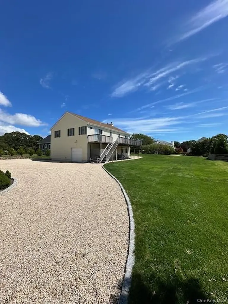 7 Corwin Lane Hampton Bays NY 11946