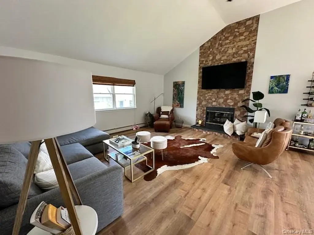 7 Corwin Lane Hampton Bays NY 11946