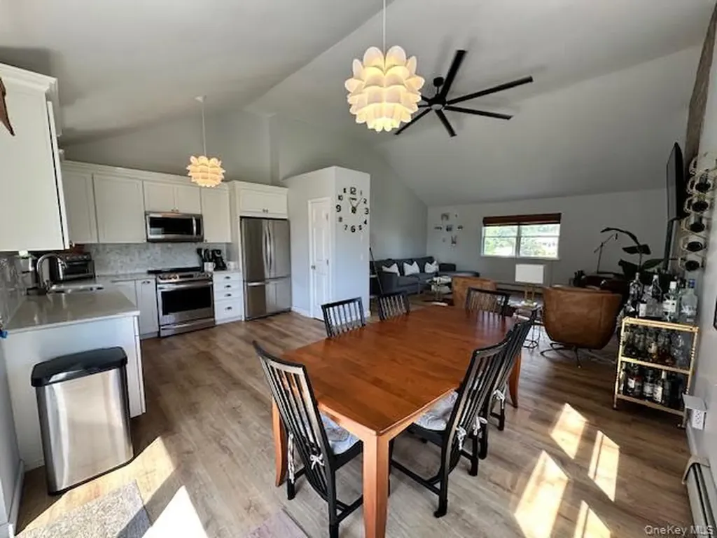 7 Corwin Lane Hampton Bays NY 11946