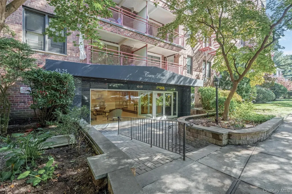 43-25 Douglaston Parkway Douglaston NY 11363