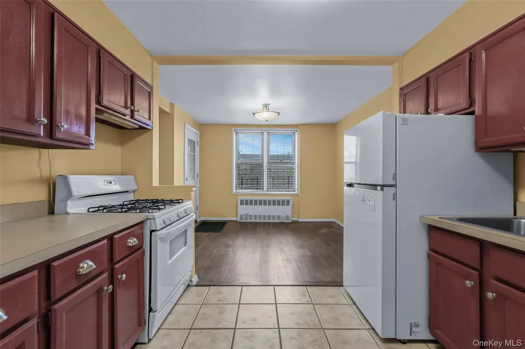 43-25 Douglaston Parkway Douglaston NY 11363