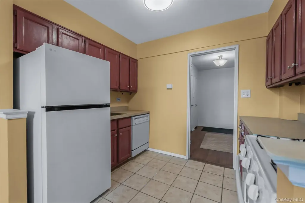 43-25 Douglaston Parkway Douglaston NY 11363