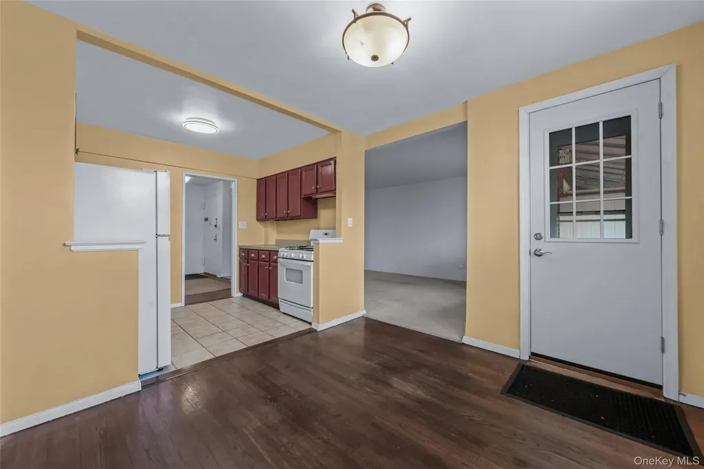 43-25 Douglaston Parkway Douglaston NY 11363