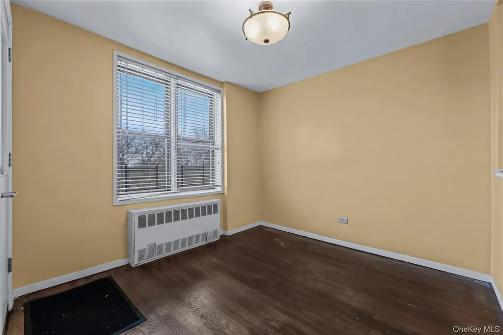 43-25 Douglaston Parkway Douglaston NY 11363