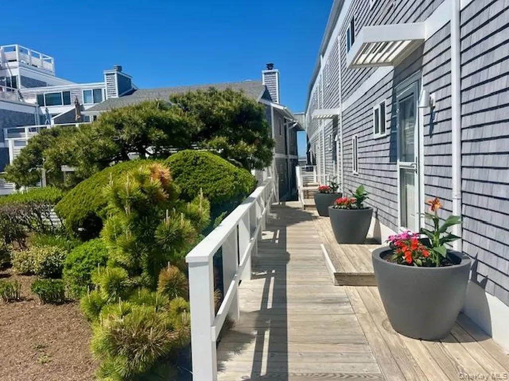 539 Dune Road Westhampton NY 11978
