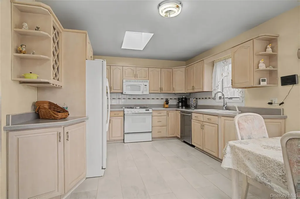 6 Adams Court Monroe NY 10950