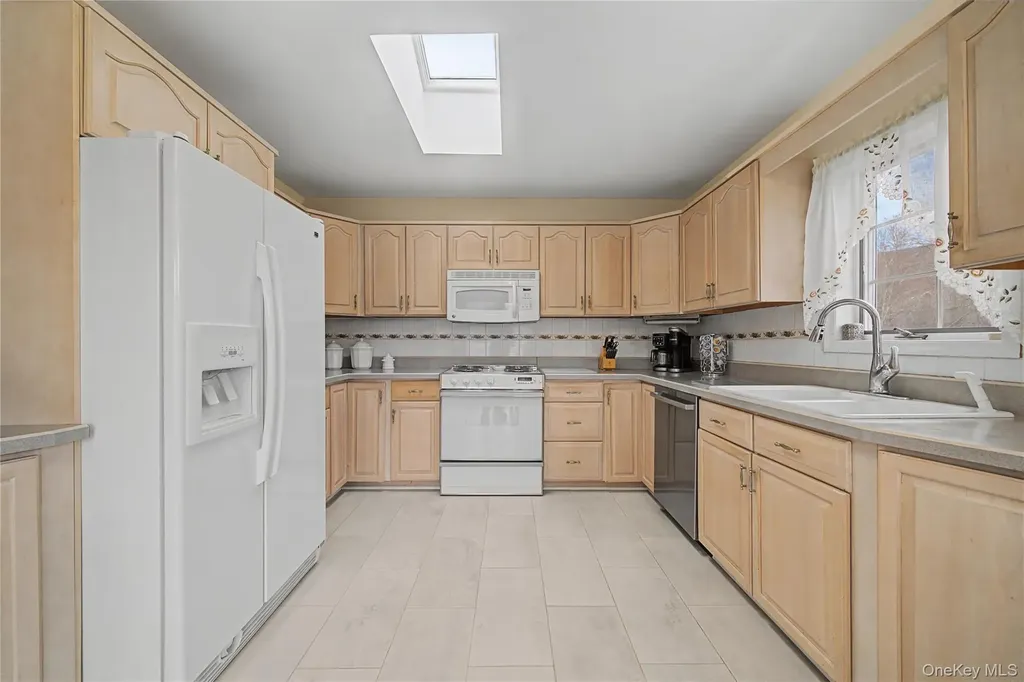 6 Adams Court Monroe NY 10950