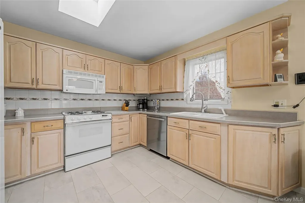 6 Adams Court Monroe NY 10950