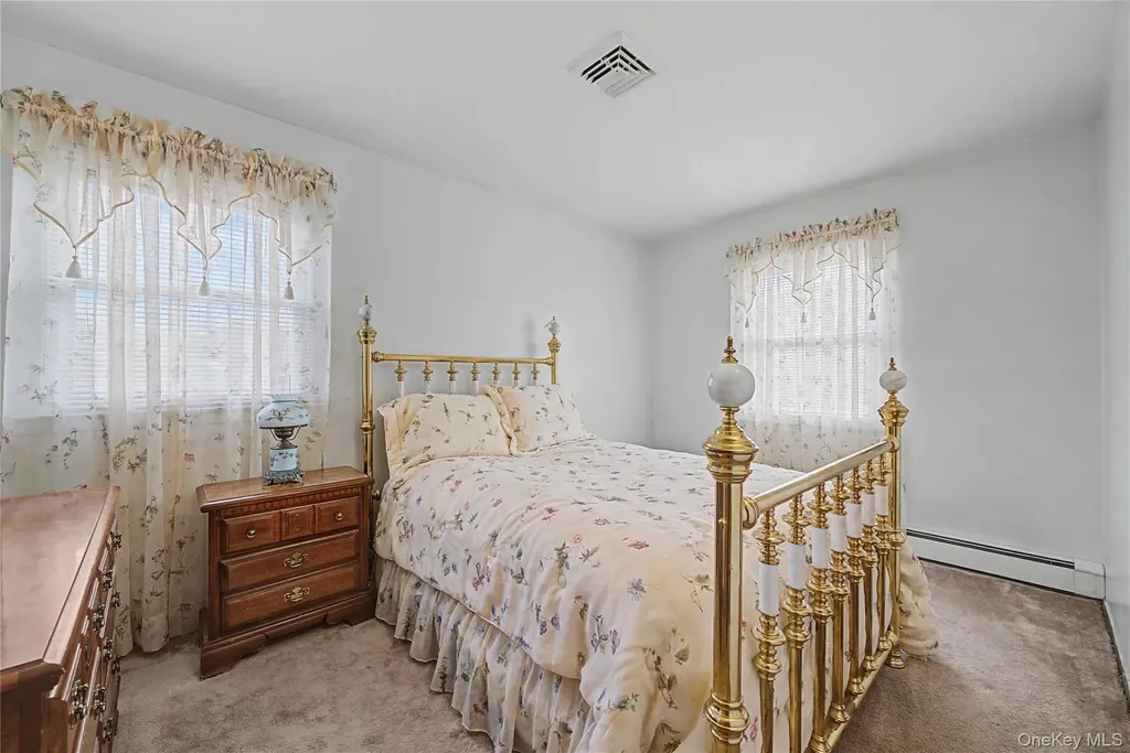 6 Adams Court Monroe NY 10950