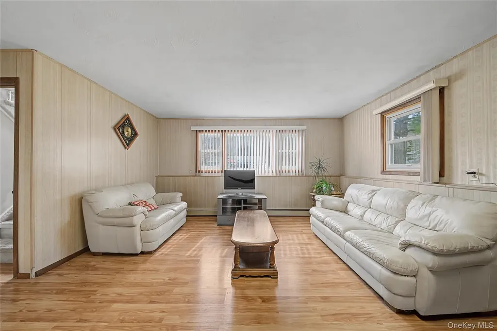 6 Adams Court Monroe NY 10950