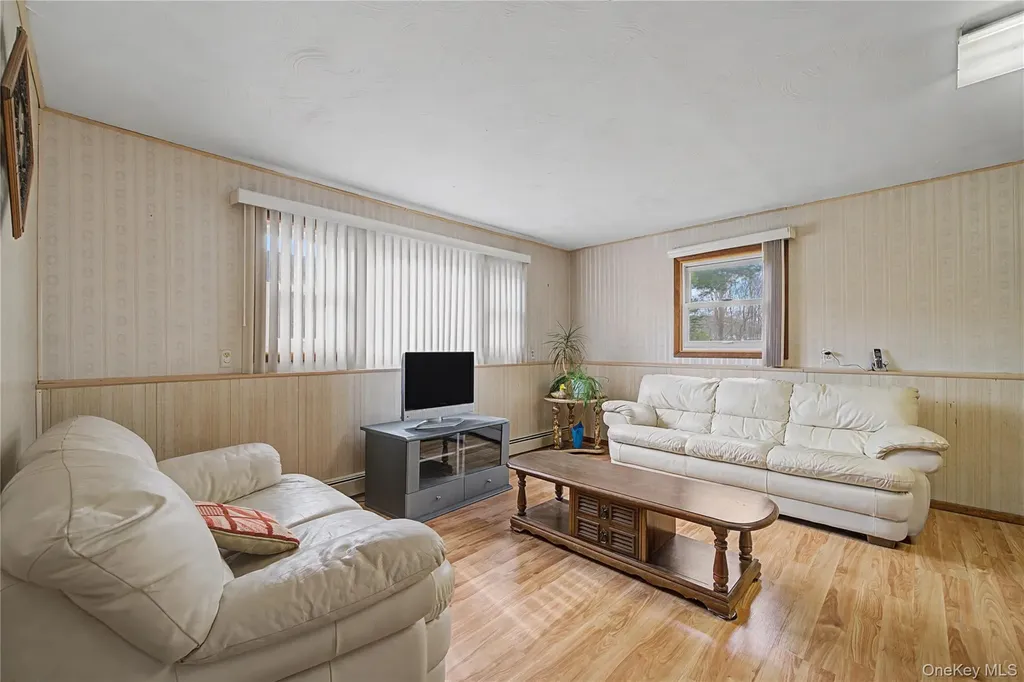 6 Adams Court Monroe NY 10950