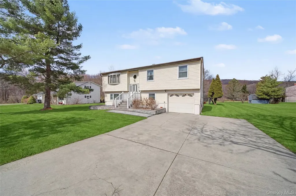 6 Adams Court Monroe NY 10950