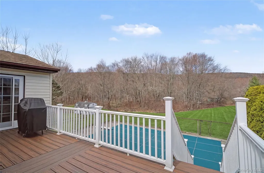 6 Adams Court Monroe NY 10950