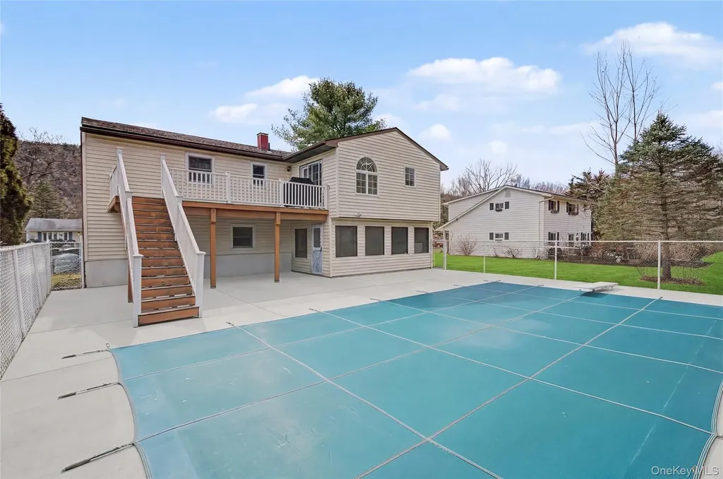 6 Adams Court Monroe NY 10950