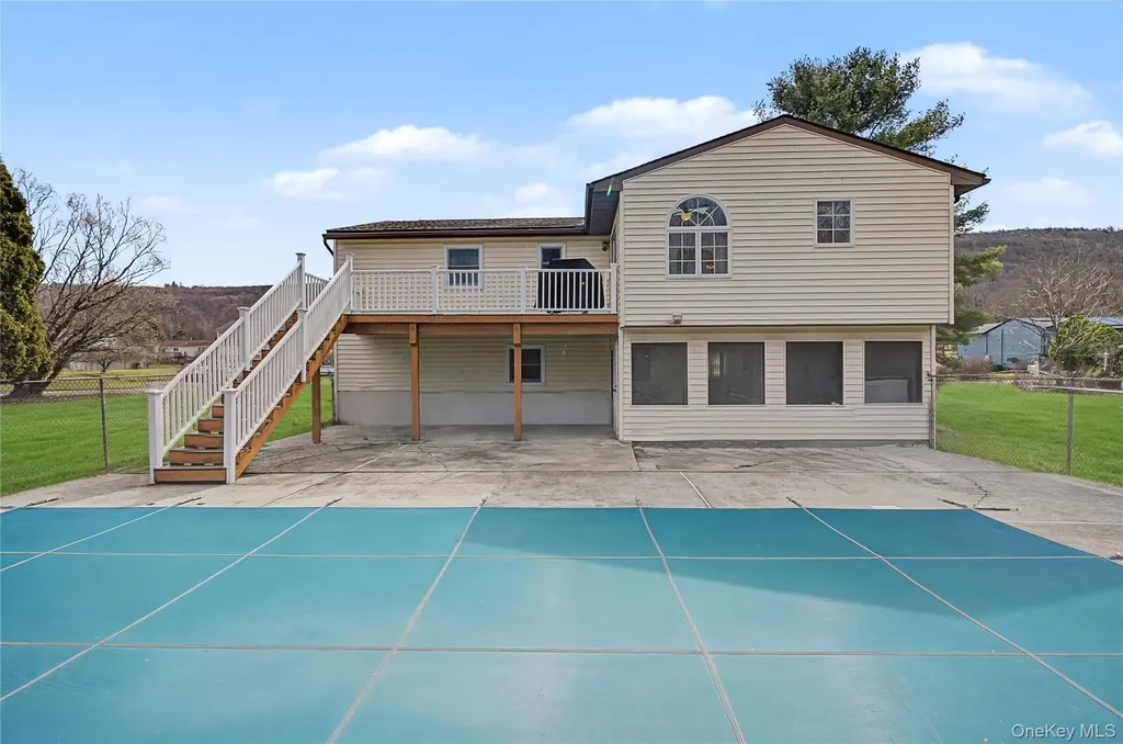6 Adams Court Monroe NY 10950