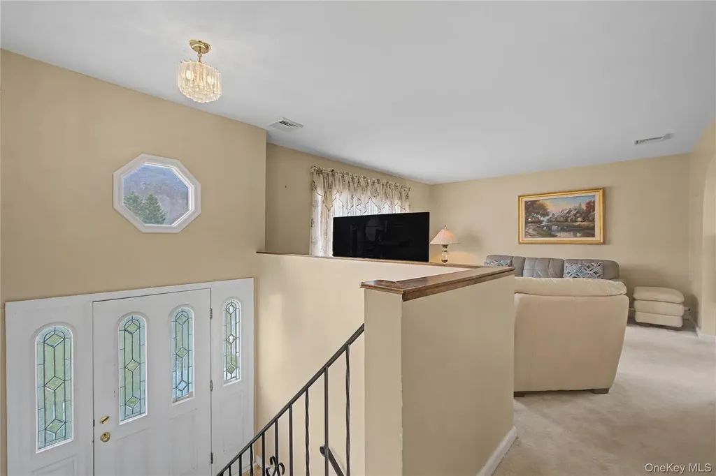 6 Adams Court Monroe NY 10950