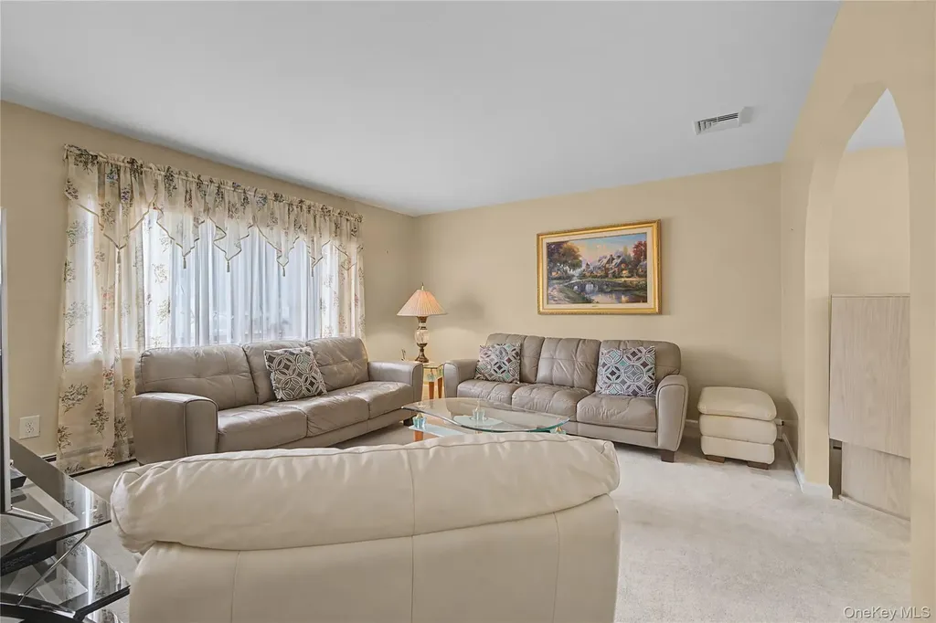 6 Adams Court Monroe NY 10950
