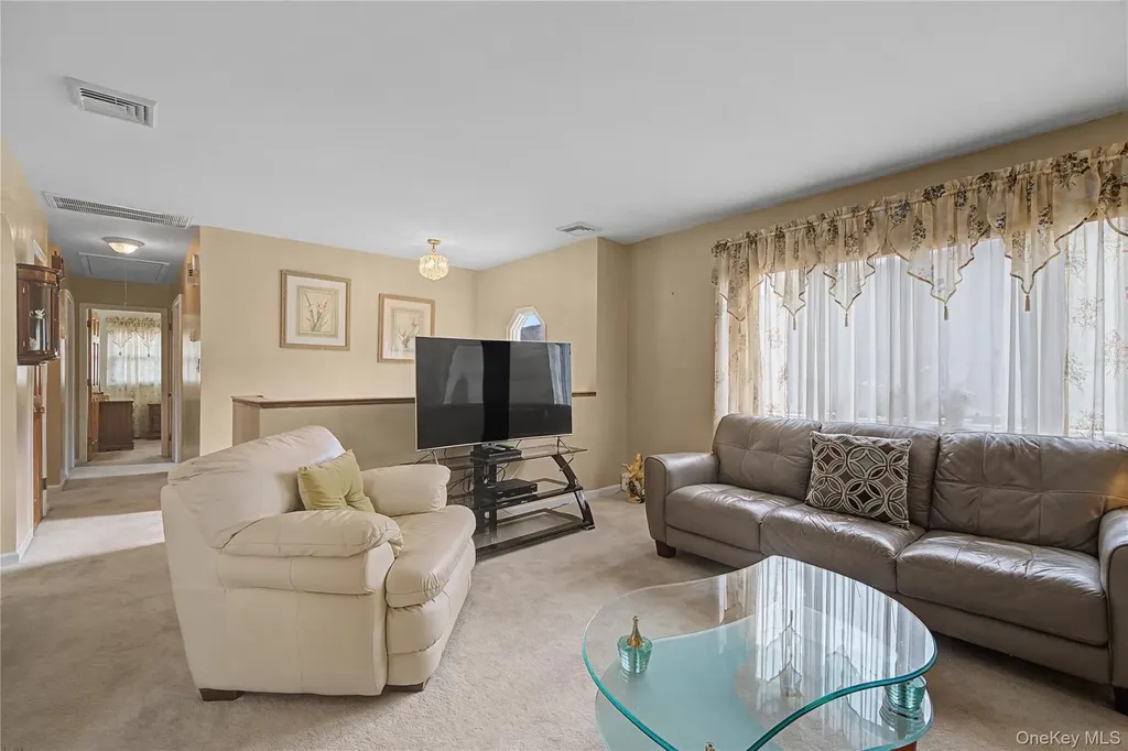 6 Adams Court Monroe NY 10950
