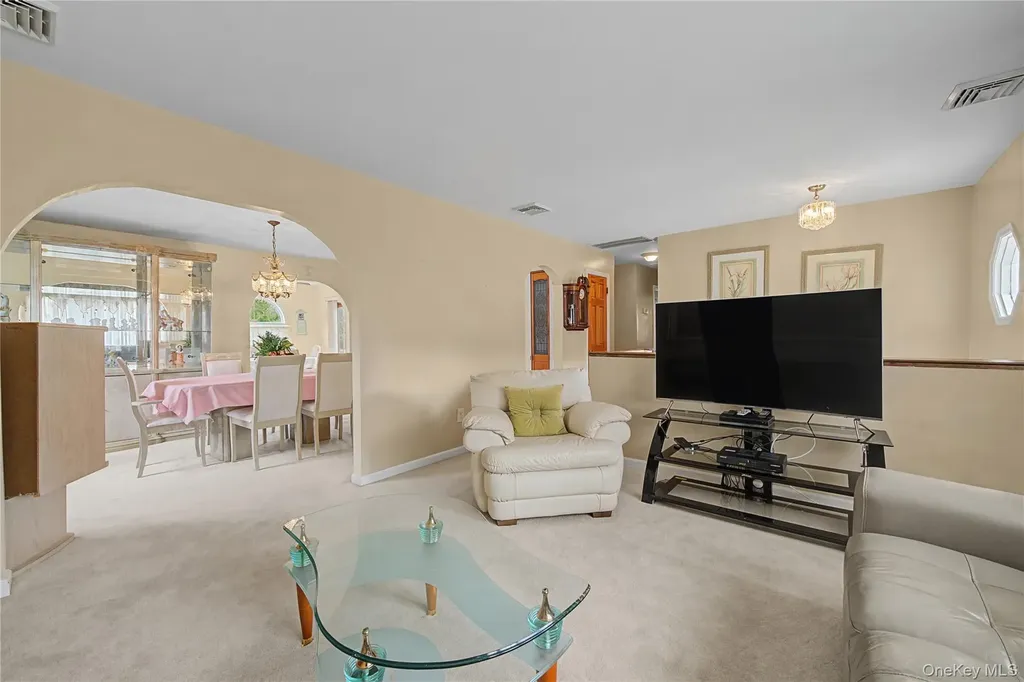 6 Adams Court Monroe NY 10950