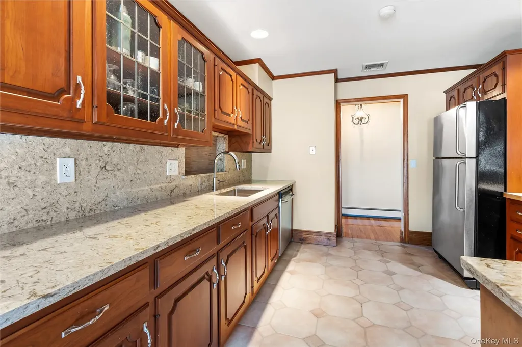 6 Edcris Lane Huntington NY 11743
