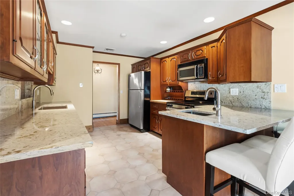 6 Edcris Lane Huntington NY 11743
