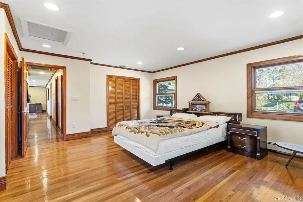 6 Edcris Lane Huntington NY 11743
