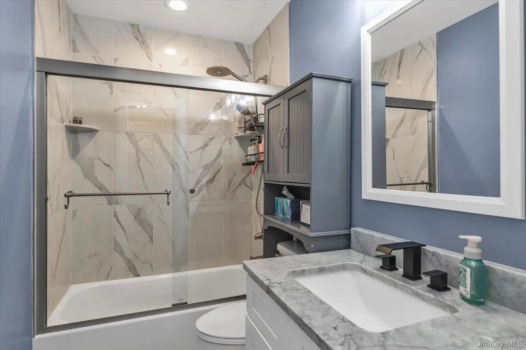 35 Lee Avenue Babylon NY 11702
