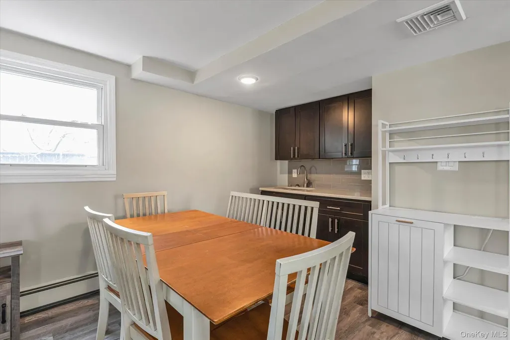 35 Lee Avenue Babylon NY 11702