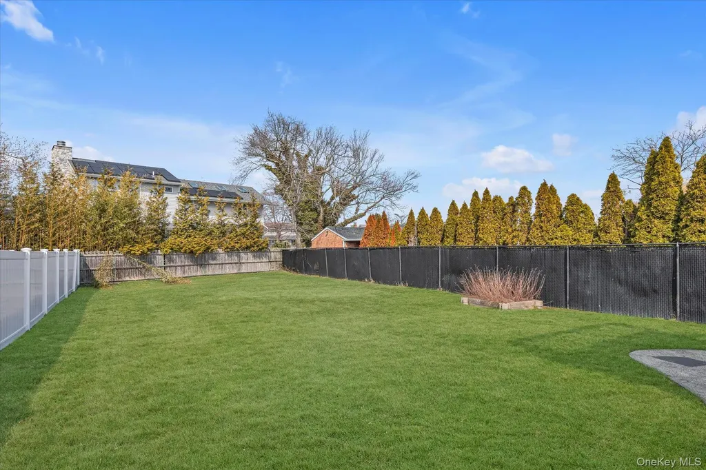 35 Lee Avenue Babylon NY 11702