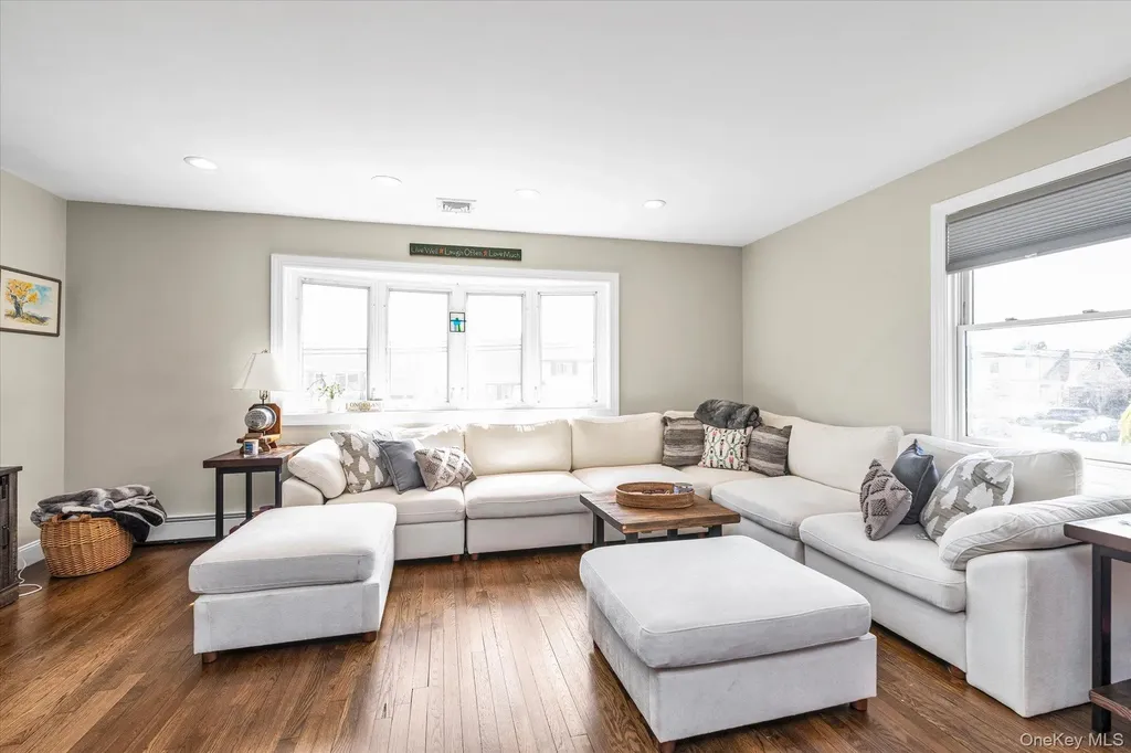 35 Lee Avenue Babylon NY 11702