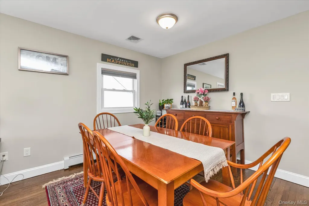 35 Lee Avenue Babylon NY 11702