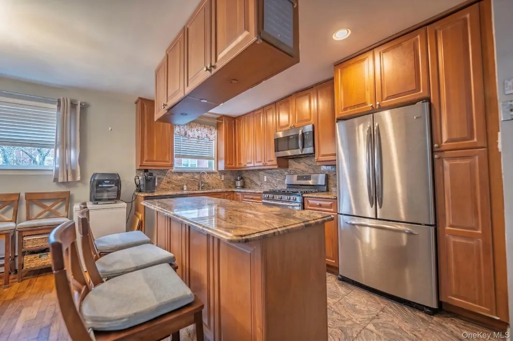 264 Throgs Neck Boulevard Bronx NY 10465