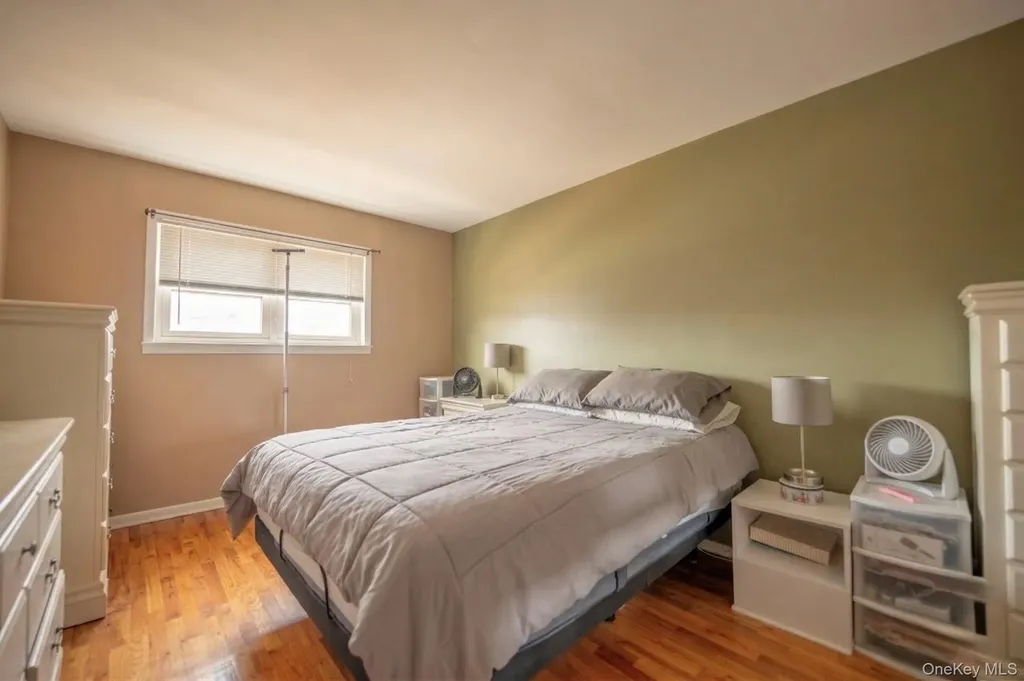 264 Throgs Neck Boulevard Bronx NY 10465