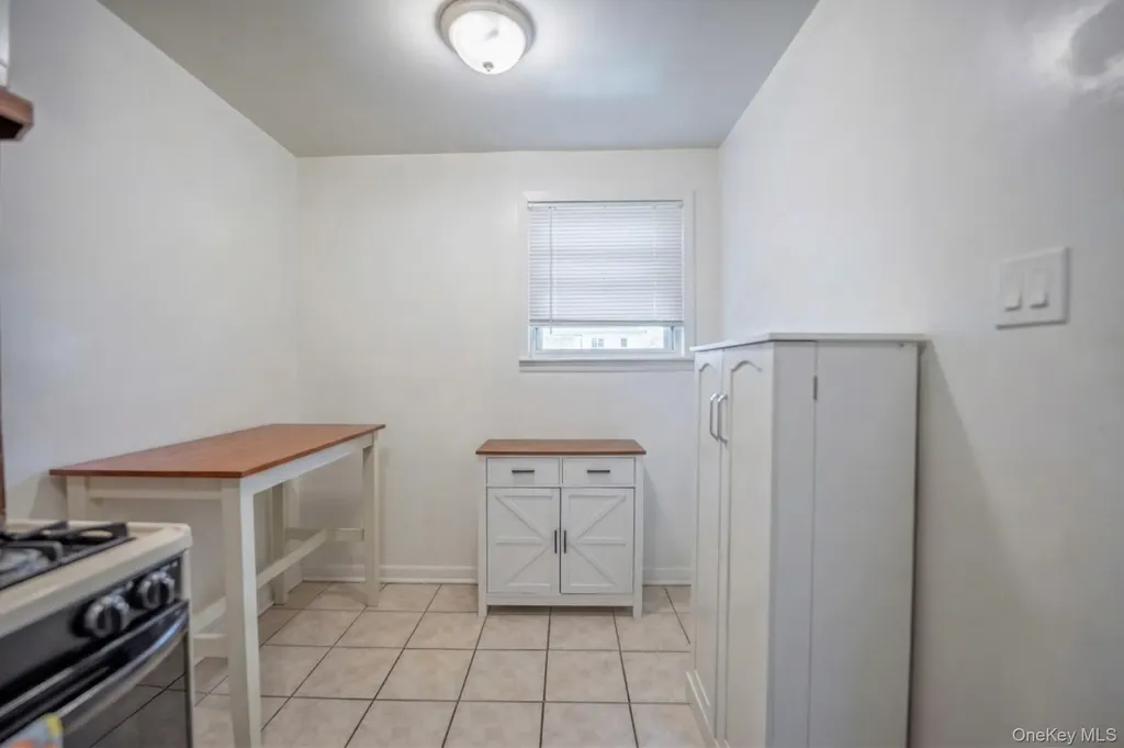 264 Throgs Neck Boulevard Bronx NY 10465