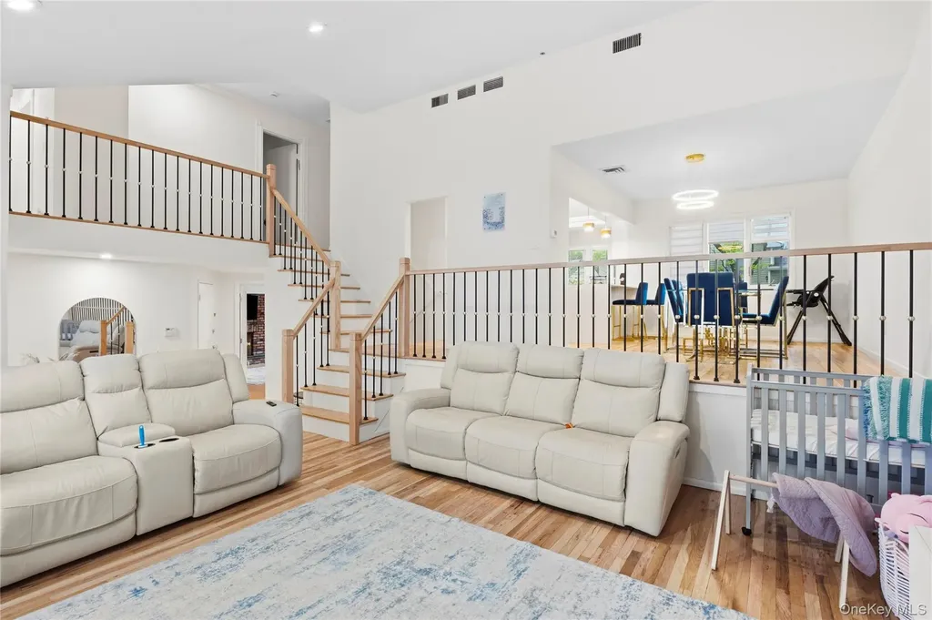 23 Geoffrey Lane Hewlett NY 11557