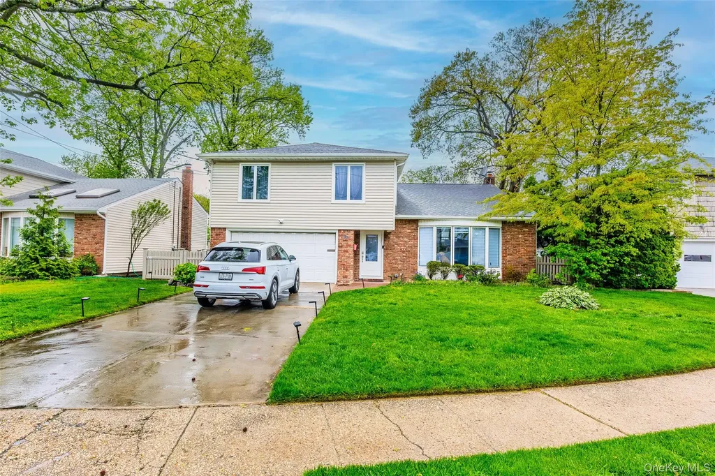 23 Geoffrey Lane Hewlett NY 11557