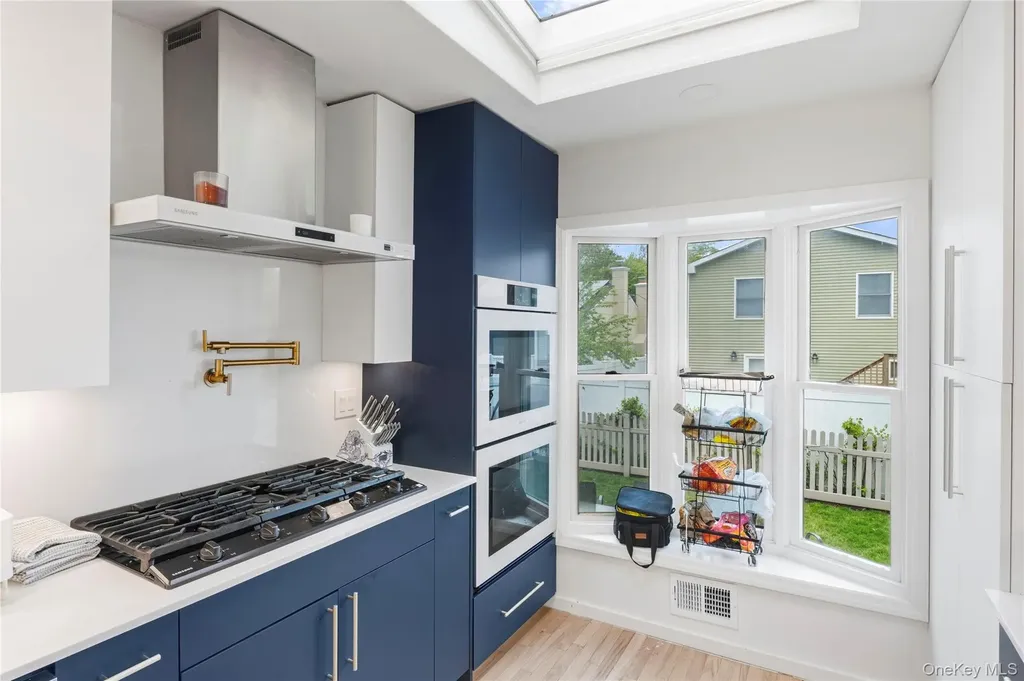 23 Geoffrey Lane Hewlett NY 11557