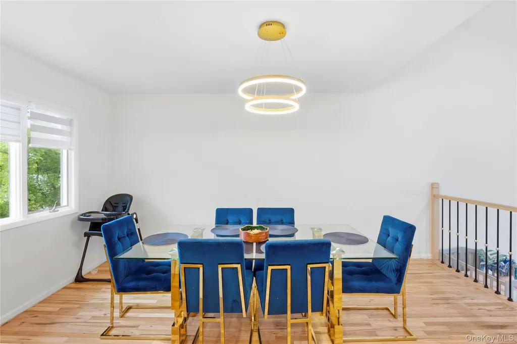 23 Geoffrey Lane Hewlett NY 11557