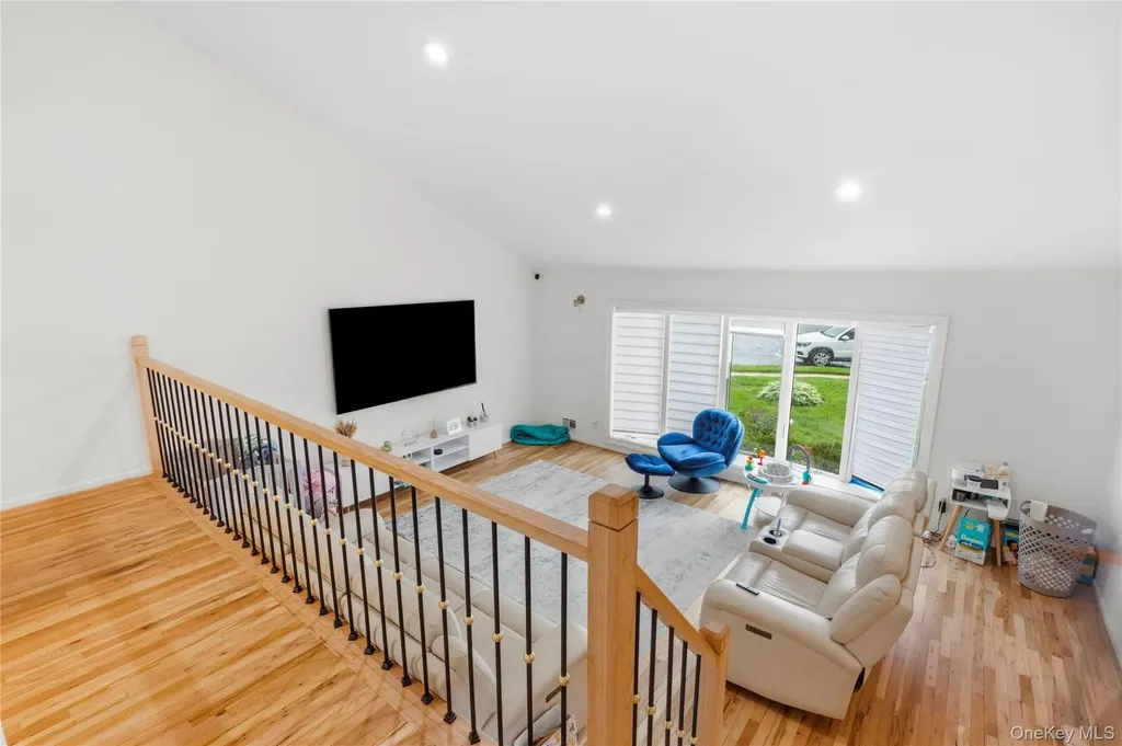 23 Geoffrey Lane Hewlett NY 11557