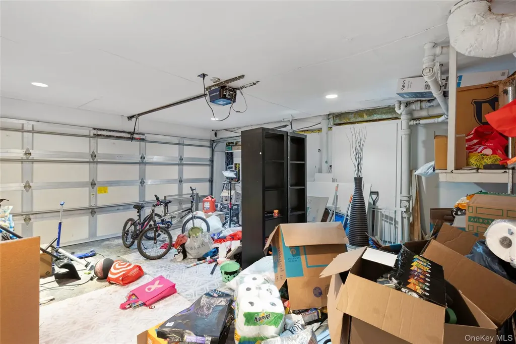 23 Geoffrey Lane Hewlett NY 11557