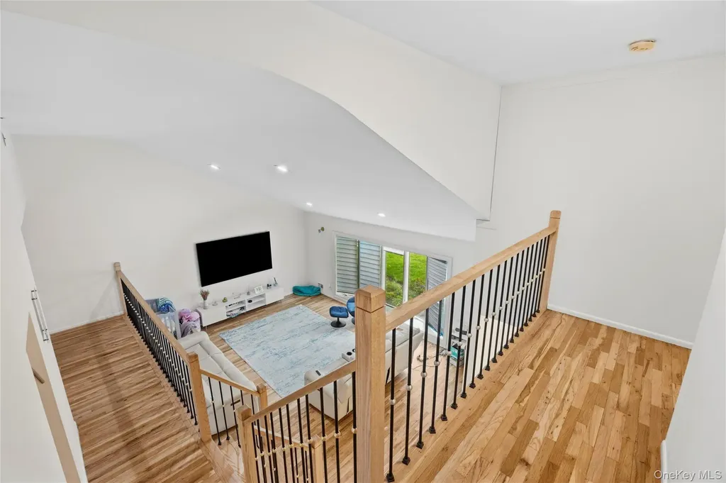 23 Geoffrey Lane Hewlett NY 11557