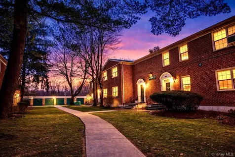 15 Fieldstone Drive Hartsdale NY 10530