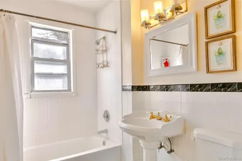 15 Fieldstone Drive Hartsdale NY 10530