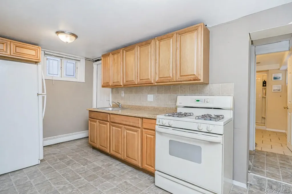2071 E 35th Street Brooklyn NY 11234