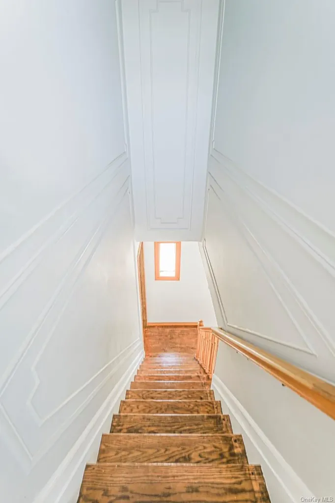 2071 E 35th Street Brooklyn NY 11234