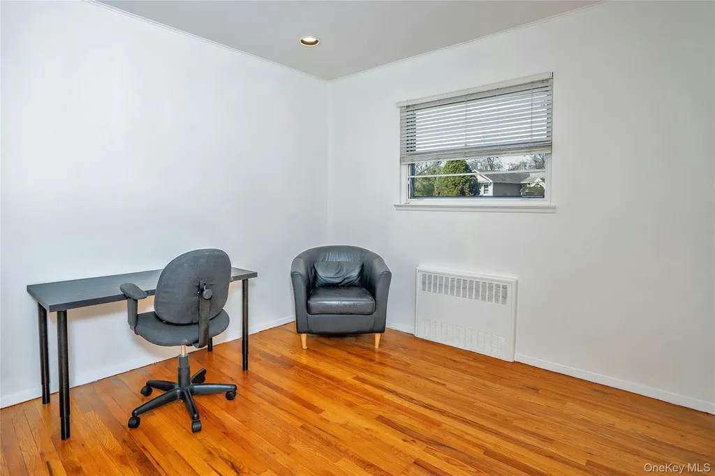 5 Vegas Court Plainview NY 11803