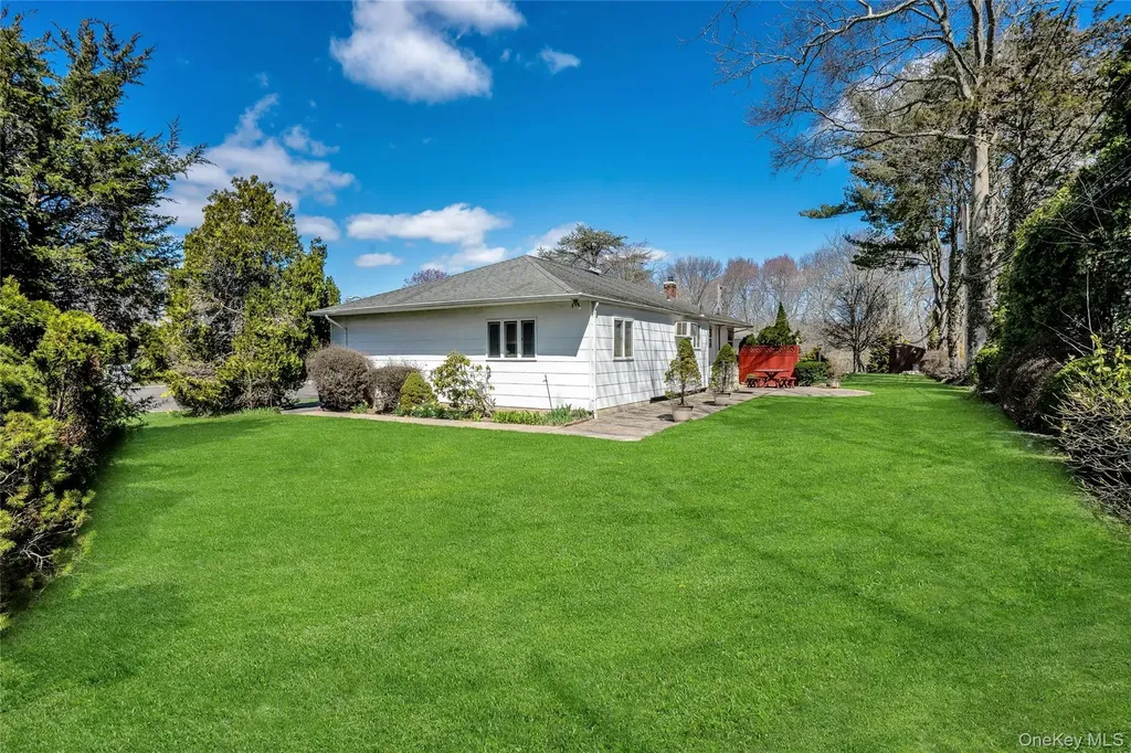5 Vegas Court Plainview NY 11803