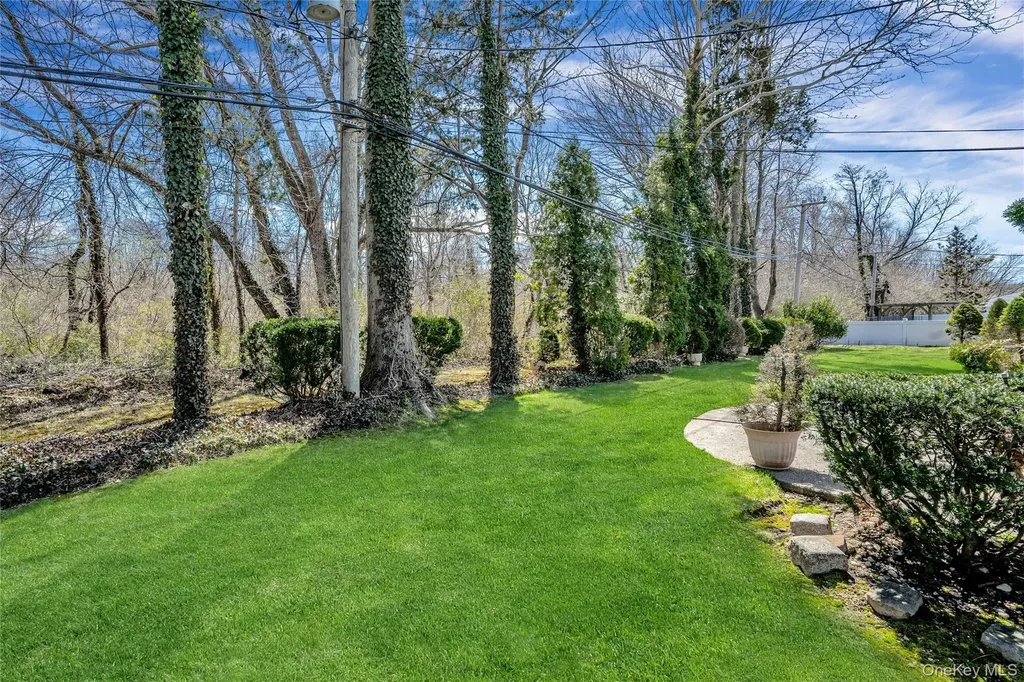 5 Vegas Court Plainview NY 11803