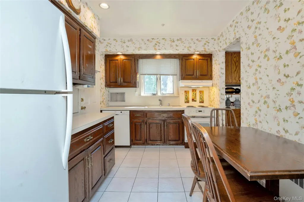 5 Vegas Court Plainview NY 11803