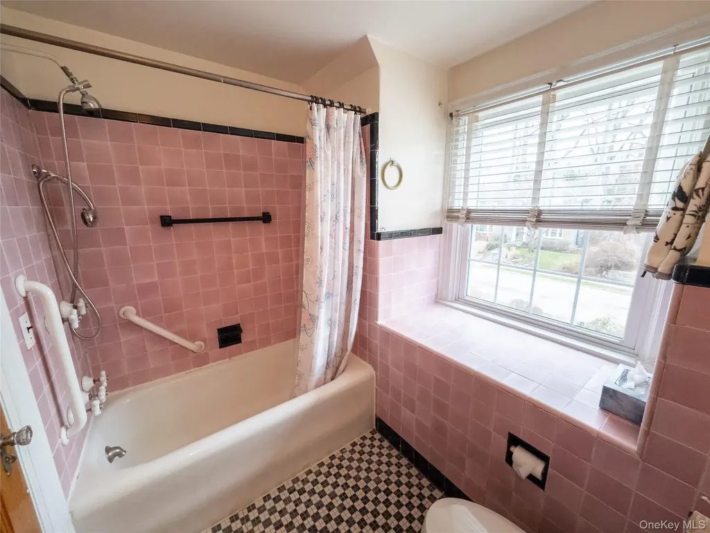 60 Parkway E Mount Vernon NY 10552